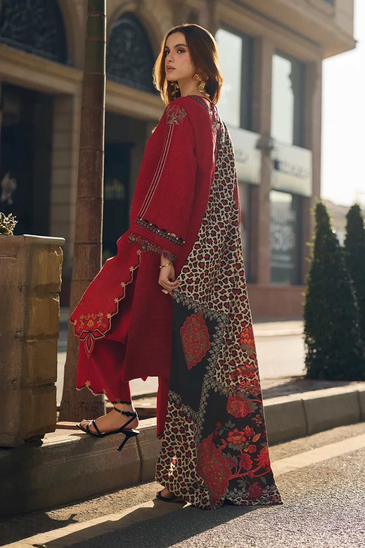 Unstitched Embroidered Lawn 3Pc Suit